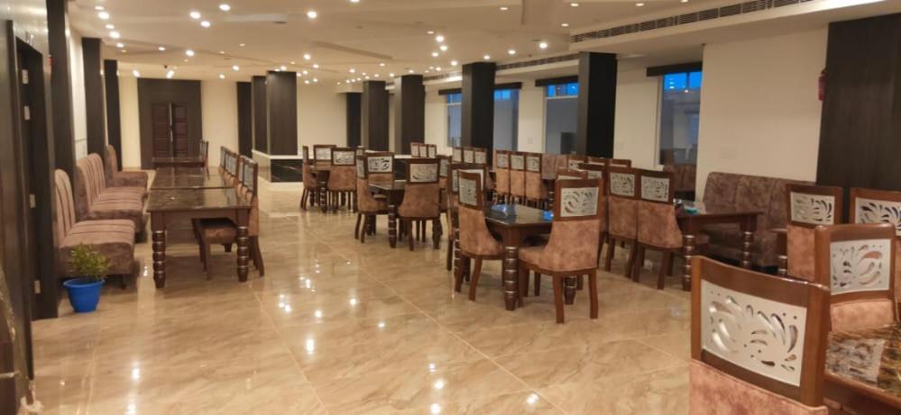 Hotel Leela Galaxy Kushinagar Ngoại thất bức ảnh